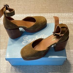 Seychelles Olive Green Block Heel Shoes